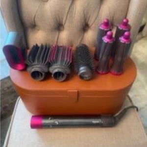 ***SOLD***ORIGINAL BOX!!! Dyson air wrap GREAT CONDITION